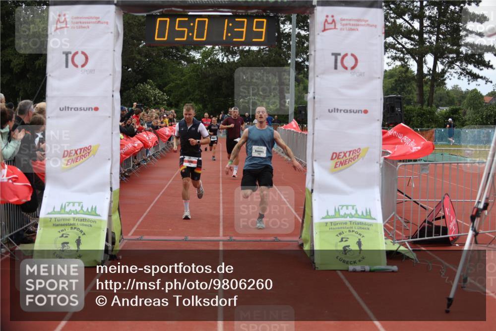 14.06.2026 - 7 Türme Triathlon Andreas Tolksdorf http://msf.ph/oto/9806260 14.06.2026 16:01:38 Ziel 806, 962, 1382, 1790, 1794 meine-sportfotos.de