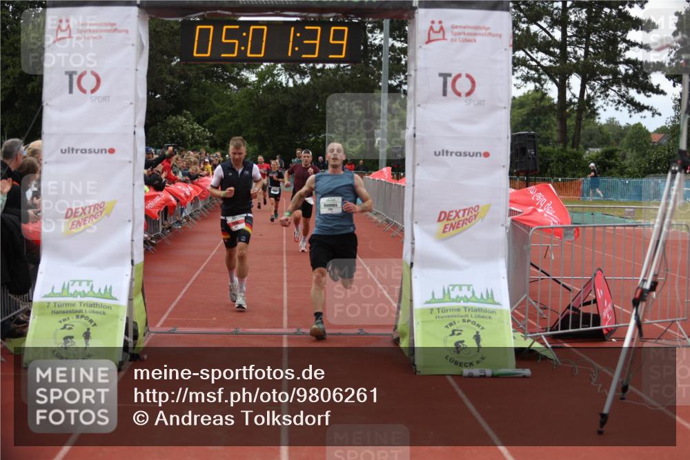 14.06.2026 - 7 Türme Triathlon Andreas Tolksdorf http://msf.ph/oto/9806261 14.06.2026 16:01:38 Ziel 806, 962, 1382, 1790, 1794 meine-sportfotos.de