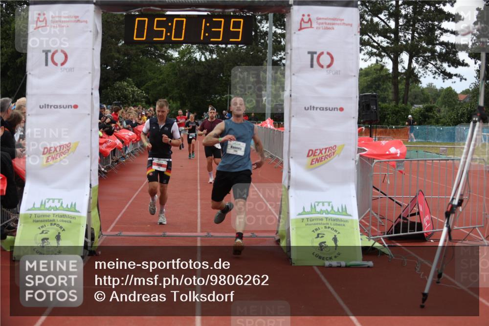 14.06.2026 - 7 Türme Triathlon Andreas Tolksdorf http://msf.ph/oto/9806262 14.06.2026 16:01:38 Ziel 806, 962, 1382, 1790, 1794 meine-sportfotos.de