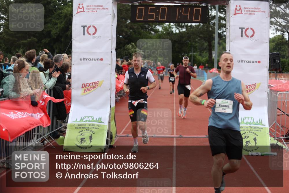 14.06.2026 - 7 Türme Triathlon Andreas Tolksdorf http://msf.ph/oto/9806264 14.06.2026 16:01:39 Ziel 806, 962, 1382, 1790, 1794 meine-sportfotos.de