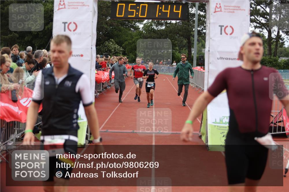 14.06.2026 - 7 Türme Triathlon Andreas Tolksdorf http://msf.ph/oto/9806269 14.06.2026 16:01:42 Ziel 806, 962, 1382, 1790, 1794 meine-sportfotos.de