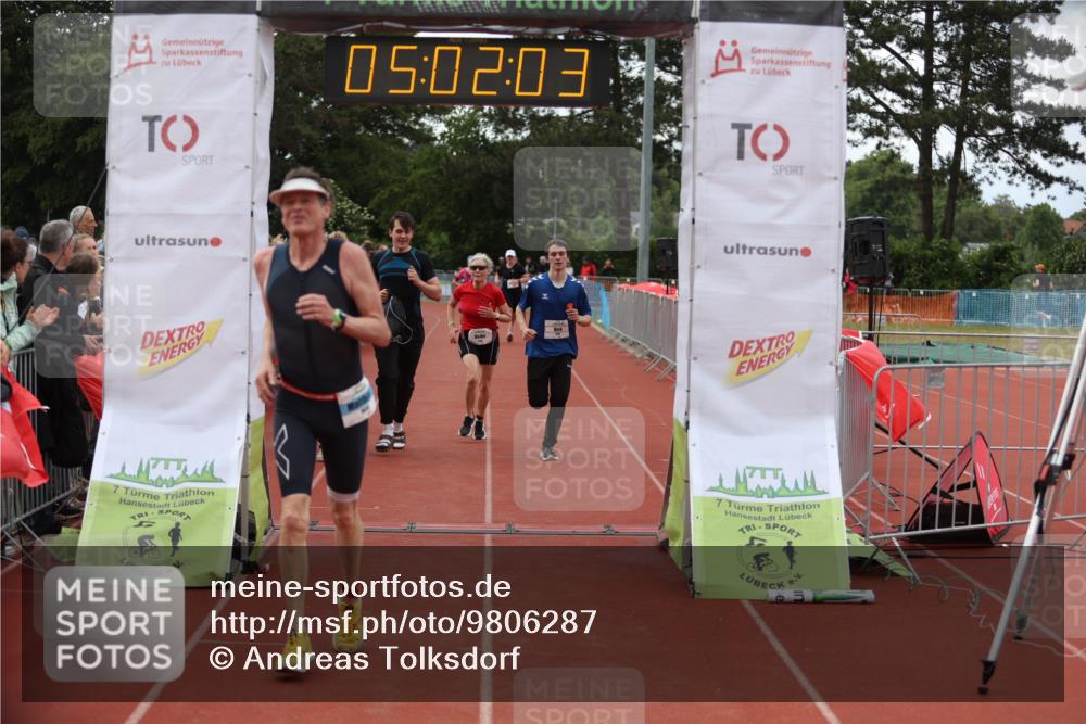 14.06.2026 - 7 Türme Triathlon Andreas Tolksdorf http://msf.ph/oto/9806287 14.06.2026 16:02:02 Ziel 1035, 1555, 1655, 1704, 1781 meine-sportfotos.de