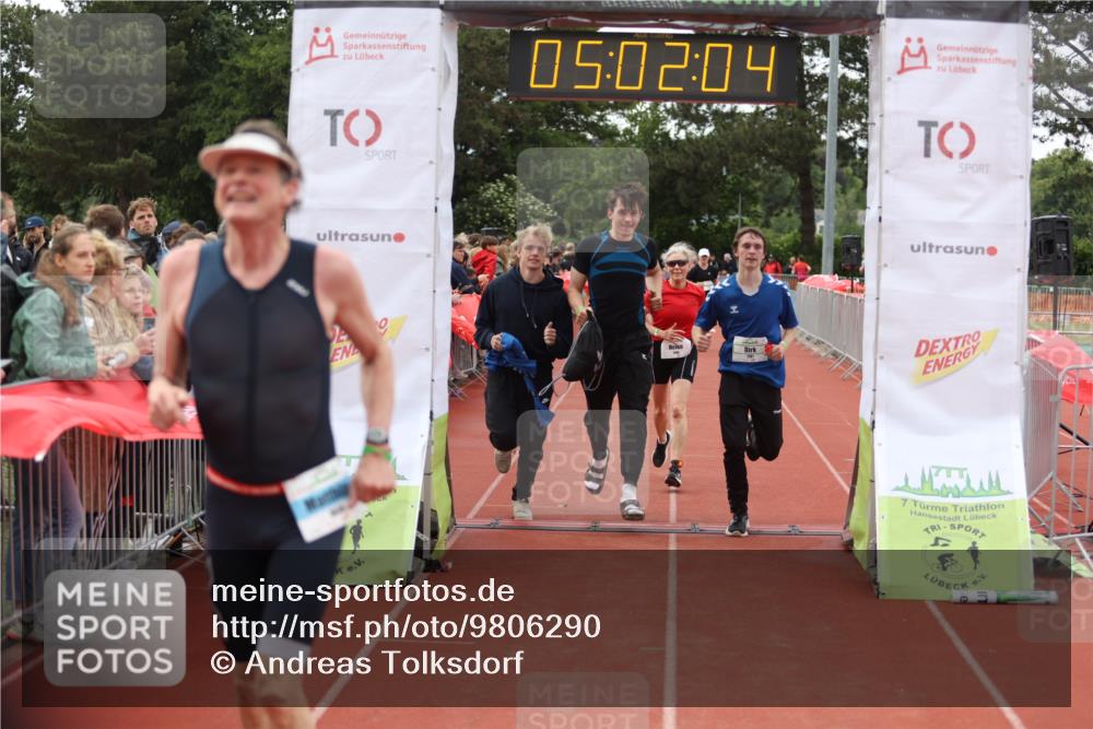 14.06.2026 - 7 Türme Triathlon Andreas Tolksdorf http://msf.ph/oto/9806290 14.06.2026 16:02:03 Ziel 1035, 1555, 1655, 1704, 1781 meine-sportfotos.de