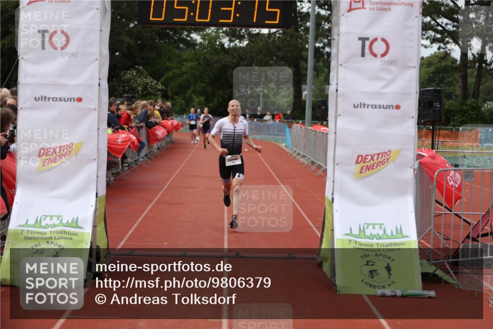 14.06.2026 - 7 Türme Triathlon Andreas Tolksdorf http://msf.ph/oto/9806379 14.06.2026 16:03:14 Ziel 1064, 1477, 1620, 1747 meine-sportfotos.de