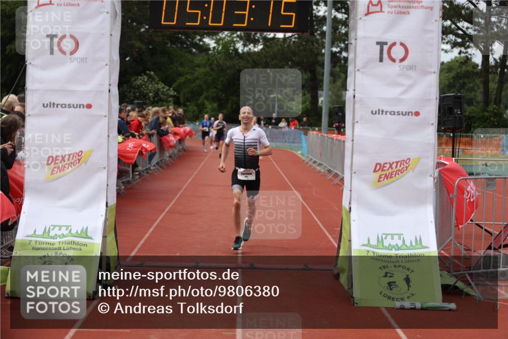 14.06.2026 - 7 Türme Triathlon Andreas Tolksdorf http://msf.ph/oto/9806380 14.06.2026 16:03:14 Ziel 1064, 1477, 1620, 1747 meine-sportfotos.de