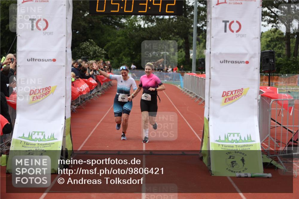14.06.2026 - 7 Türme Triathlon Andreas Tolksdorf http://msf.ph/oto/9806421 14.06.2026 16:03:41 Ziel 1475, 1723, 1724 meine-sportfotos.de