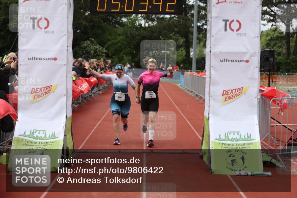 14.06.2026 - 7 Türme Triathlon Andreas Tolksdorf http://msf.ph/oto/9806422 14.06.2026 16:03:41 Ziel 1475, 1723, 1724 meine-sportfotos.de