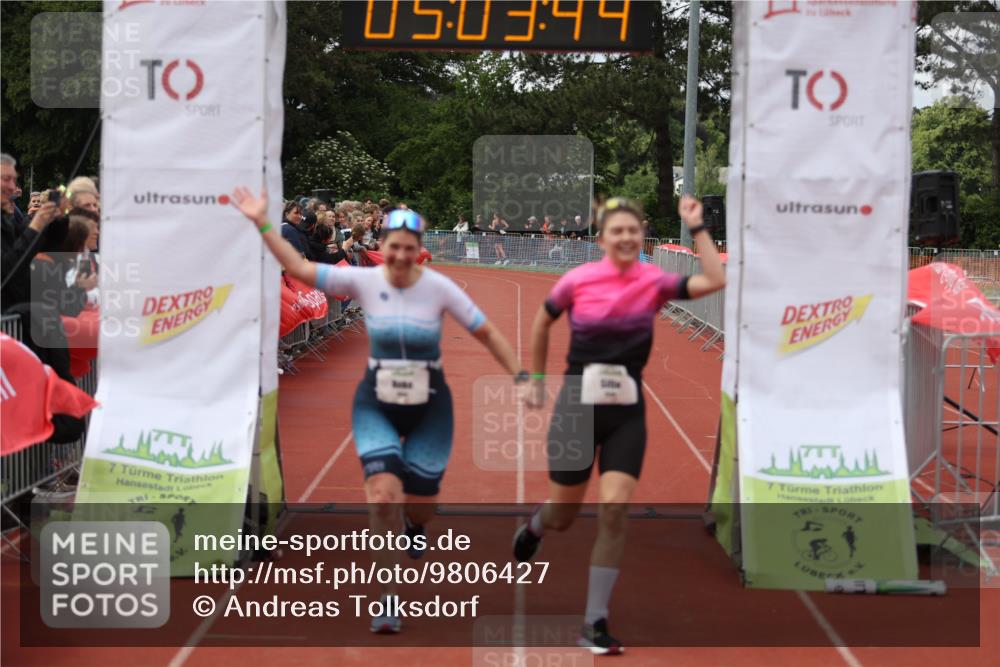14.06.2026 - 7 Türme Triathlon Andreas Tolksdorf http://msf.ph/oto/9806427 14.06.2026 16:03:43 Ziel 1475, 1723, 1724 meine-sportfotos.de