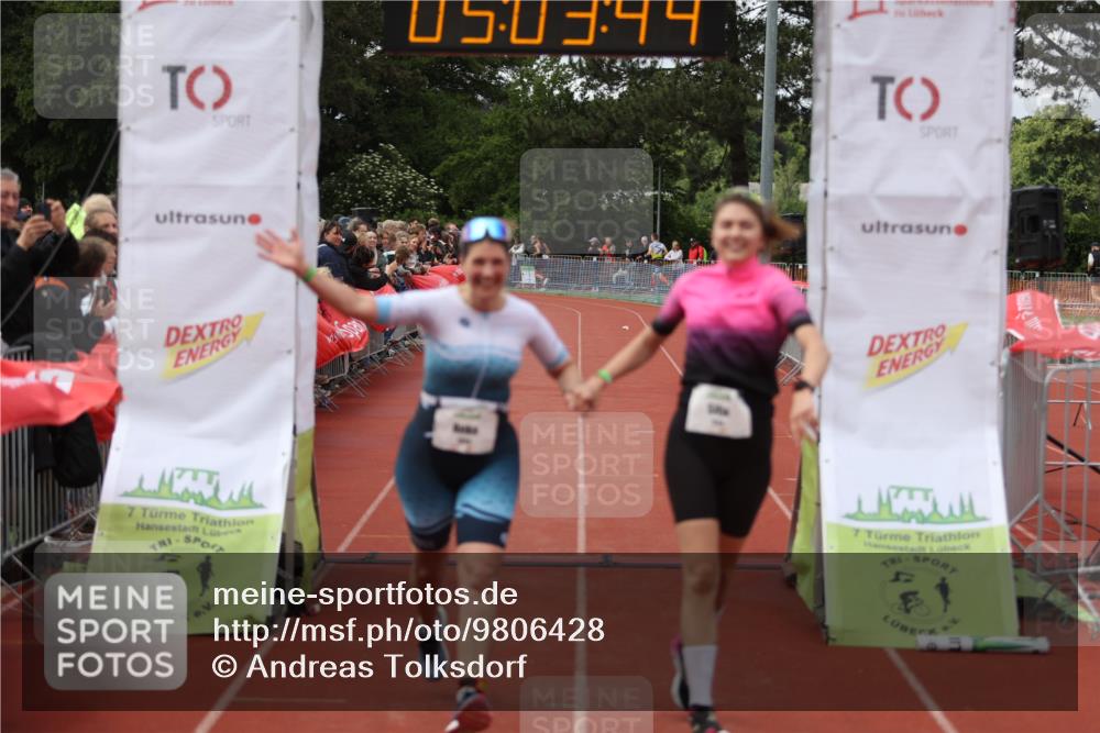 14.06.2026 - 7 Türme Triathlon Andreas Tolksdorf http://msf.ph/oto/9806428 14.06.2026 16:03:43 Ziel 1475, 1723, 1724 meine-sportfotos.de