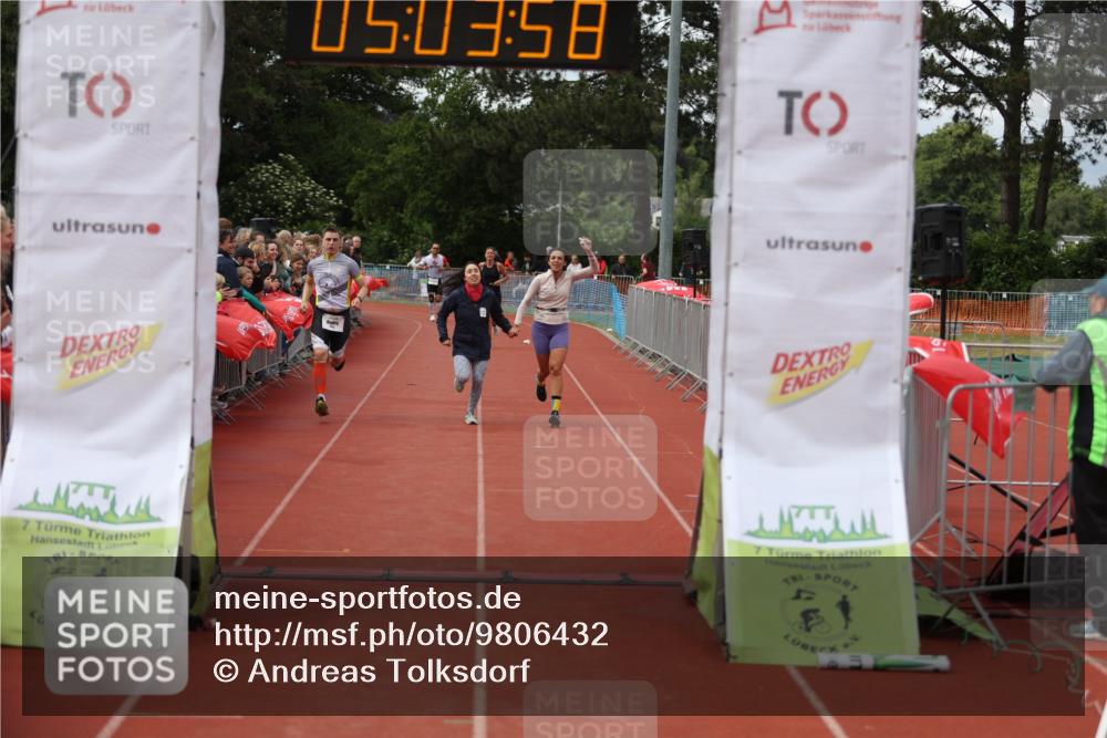 14.06.2026 - 7 Türme Triathlon Andreas Tolksdorf http://msf.ph/oto/9806432 14.06.2026 16:03:57 Ziel 1353, 1550 meine-sportfotos.de