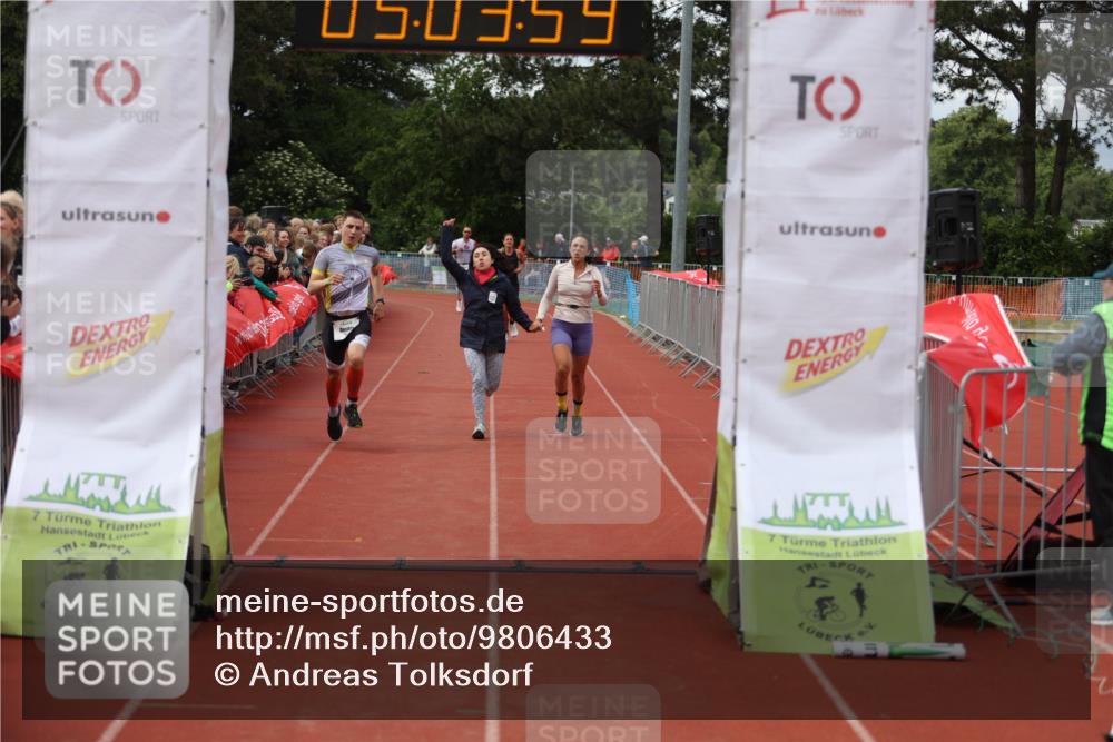 14.06.2026 - 7 Türme Triathlon Andreas Tolksdorf http://msf.ph/oto/9806433 14.06.2026 16:03:58 Ziel 1353, 1550 meine-sportfotos.de