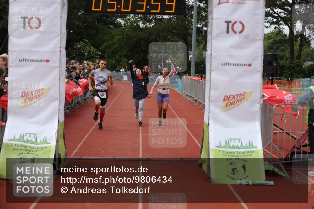 14.06.2026 - 7 Türme Triathlon Andreas Tolksdorf http://msf.ph/oto/9806434 14.06.2026 16:03:58 Ziel 1353, 1550 meine-sportfotos.de