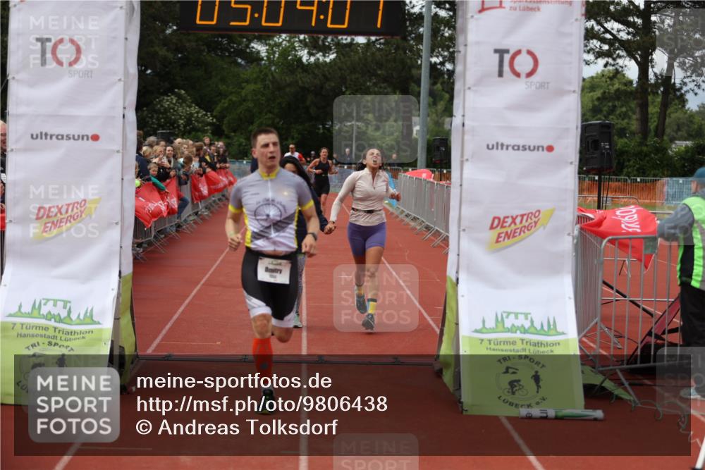 14.06.2026 - 7 Türme Triathlon Andreas Tolksdorf http://msf.ph/oto/9806438 14.06.2026 16:04:00 Ziel 1353, 1550, 1743 meine-sportfotos.de