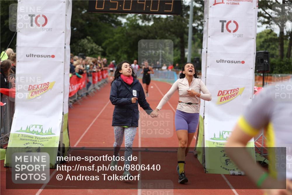 14.06.2026 - 7 Türme Triathlon Andreas Tolksdorf http://msf.ph/oto/9806440 14.06.2026 16:04:02 Ziel 1353, 1483, 1550, 1743 meine-sportfotos.de