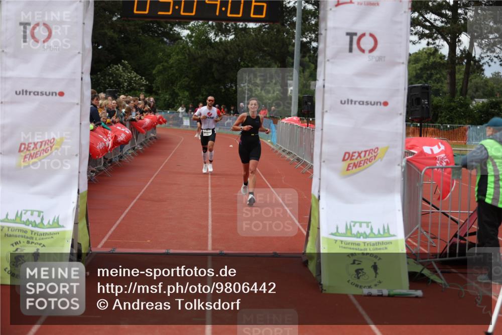 14.06.2026 - 7 Türme Triathlon Andreas Tolksdorf http://msf.ph/oto/9806442 14.06.2026 16:04:05 Ziel 1353, 1483, 1550, 1743 meine-sportfotos.de