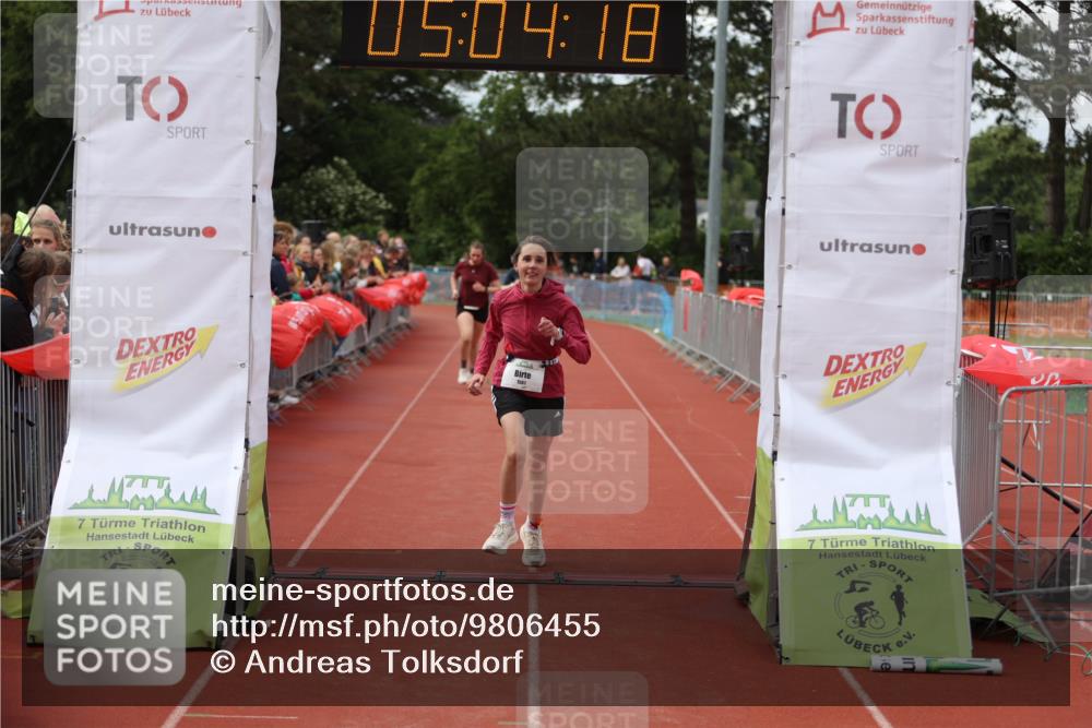 14.06.2026 - 7 Türme Triathlon Andreas Tolksdorf http://msf.ph/oto/9806455 14.06.2026 16:04:17 Ziel 940, 1483, 1561, 1595 meine-sportfotos.de
