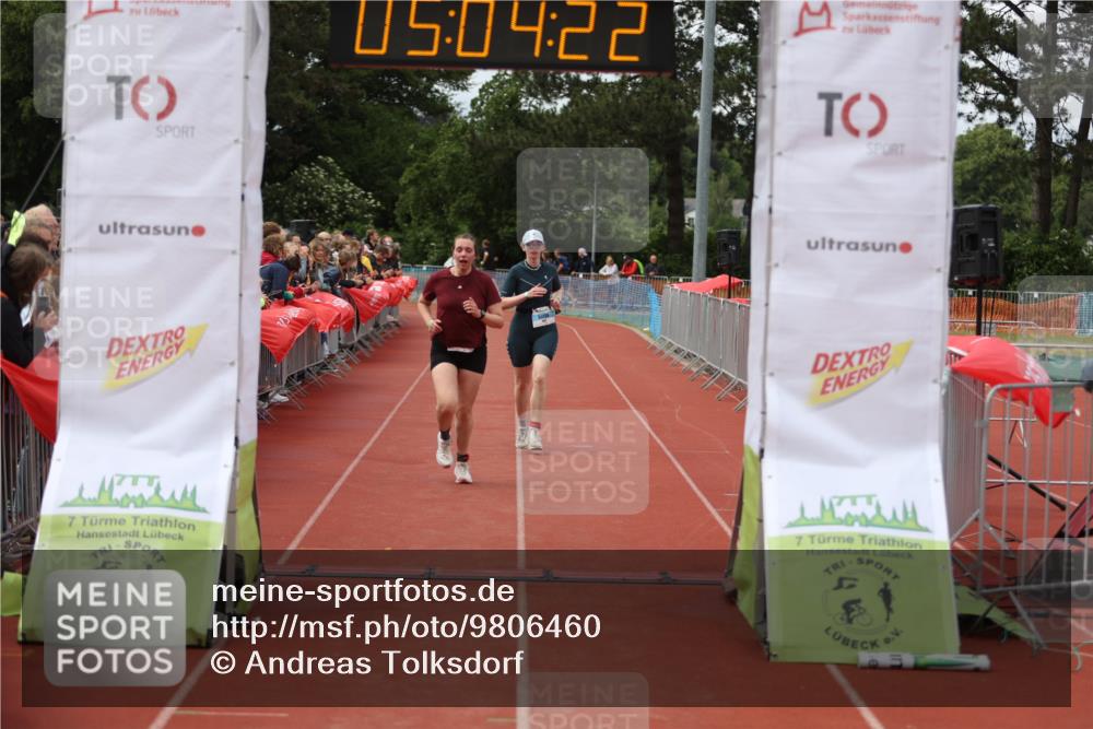14.06.2026 - 7 Türme Triathlon Andreas Tolksdorf http://msf.ph/oto/9806460 14.06.2026 16:04:21 Ziel 940, 1561, 1595 meine-sportfotos.de