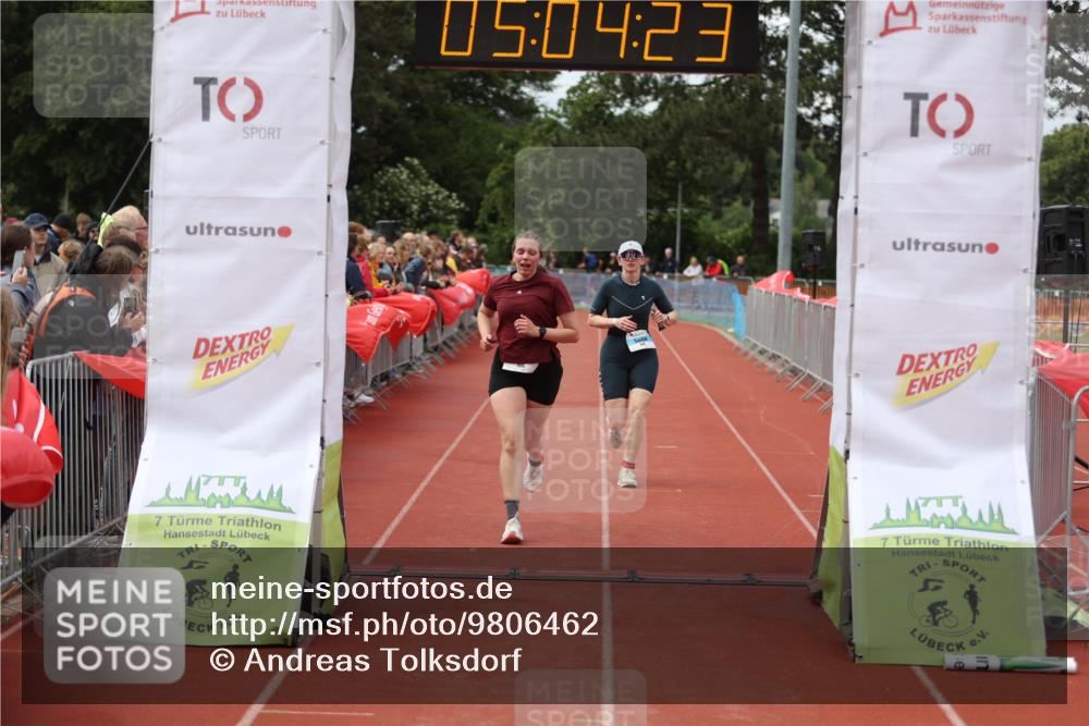 14.06.2026 - 7 Türme Triathlon Andreas Tolksdorf http://msf.ph/oto/9806462 14.06.2026 16:04:22 Ziel 940, 1561, 1595 meine-sportfotos.de