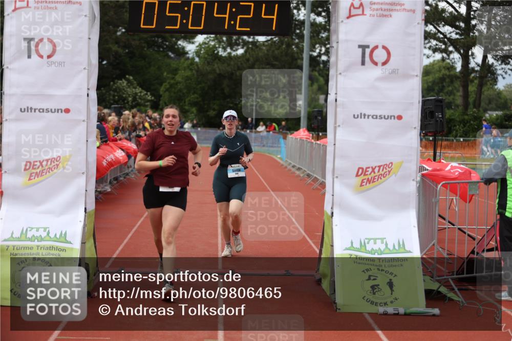 14.06.2026 - 7 Türme Triathlon Andreas Tolksdorf http://msf.ph/oto/9806465 14.06.2026 16:04:23 Ziel 940, 1561, 1595 meine-sportfotos.de