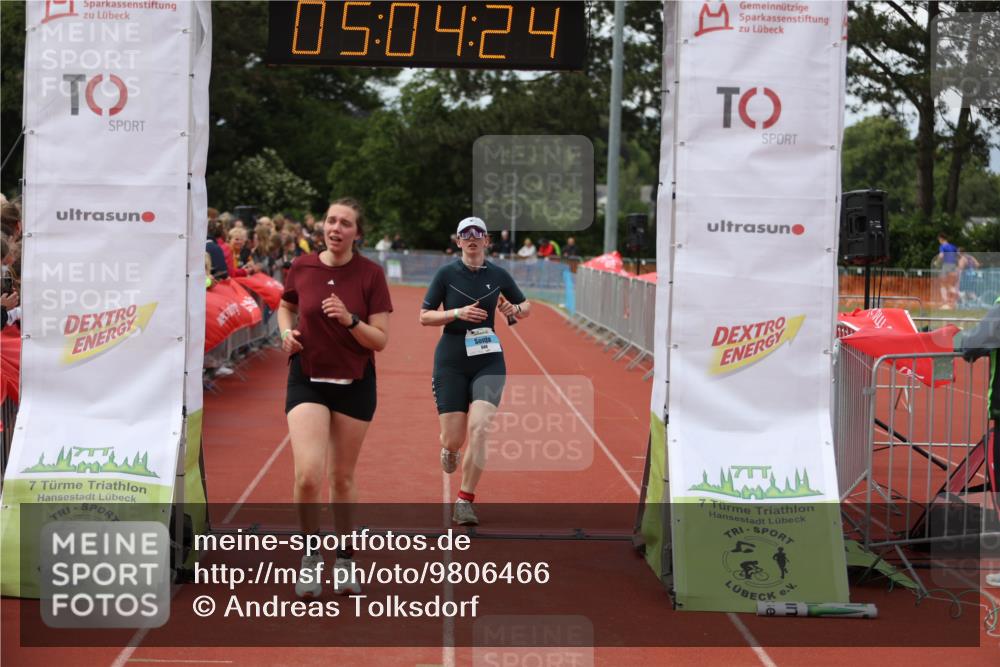 14.06.2026 - 7 Türme Triathlon Andreas Tolksdorf http://msf.ph/oto/9806466 14.06.2026 16:04:23 Ziel 940, 1561, 1595 meine-sportfotos.de
