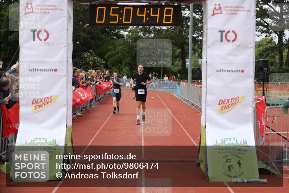 14.06.2026 - 7 Türme Triathlon Andreas Tolksdorf http://msf.ph/oto/9806474 14.06.2026 16:04:47 Ziel 946, 1717 meine-sportfotos.de