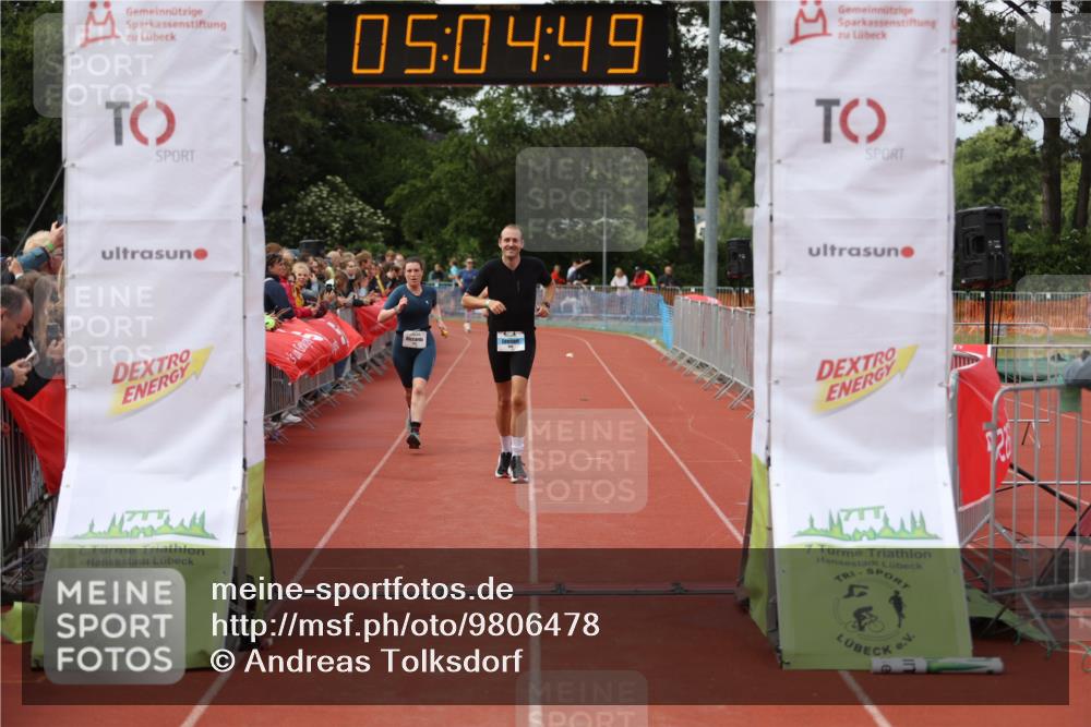 14.06.2026 - 7 Türme Triathlon Andreas Tolksdorf http://msf.ph/oto/9806478 14.06.2026 16:04:48 Ziel 946, 1717 meine-sportfotos.de