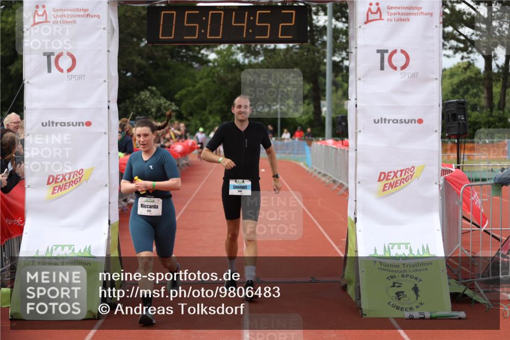 14.06.2026 - 7 Türme Triathlon Andreas Tolksdorf http://msf.ph/oto/9806483 14.06.2026 16:04:51 Ziel 946, 1700, 1717 meine-sportfotos.de