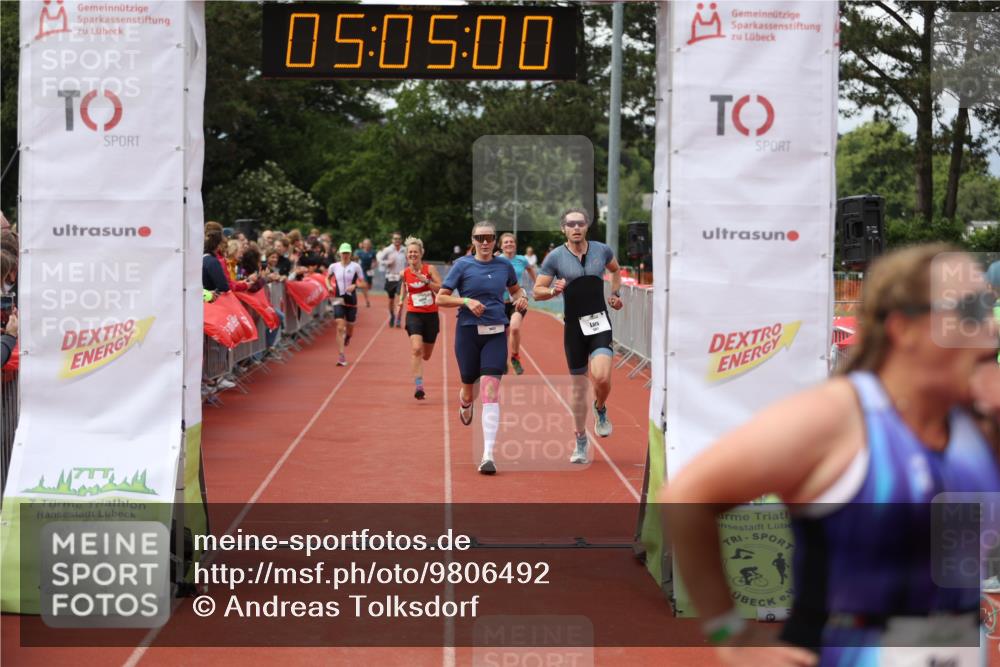 14.06.2026 - 7 Türme Triathlon Andreas Tolksdorf http://msf.ph/oto/9806492 14.06.2026 16:04:59 Ziel 811, 946, 1367, 1663, 1689, 1700, 1717, 1778 meine-sportfotos.de