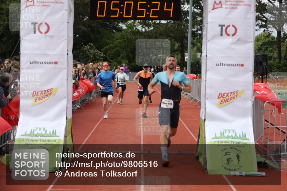 14.06.2026 - 7 Türme Triathlon Andreas Tolksdorf http://msf.ph/oto/9806516 14.06.2026 16:05:23 Ziel 852, 934, 1334, 1335, 1362, 1686, 1782 meine-sportfotos.de