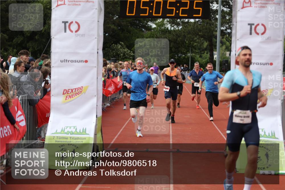 14.06.2026 - 7 Türme Triathlon Andreas Tolksdorf http://msf.ph/oto/9806518 14.06.2026 16:05:24 Ziel 852, 934, 1334, 1335, 1362, 1686, 1782 meine-sportfotos.de