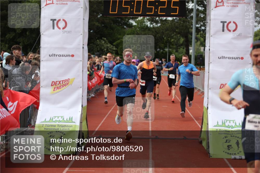 14.06.2026 - 7 Türme Triathlon Andreas Tolksdorf http://msf.ph/oto/9806520 14.06.2026 16:05:24 Ziel 852, 934, 1334, 1335, 1362, 1686, 1782 meine-sportfotos.de