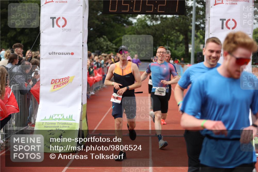 14.06.2026 - 7 Türme Triathlon Andreas Tolksdorf http://msf.ph/oto/9806524 14.06.2026 16:05:26 Ziel 852, 934, 1334, 1335, 1362, 1395, 1686, 1782 meine-sportfotos.de