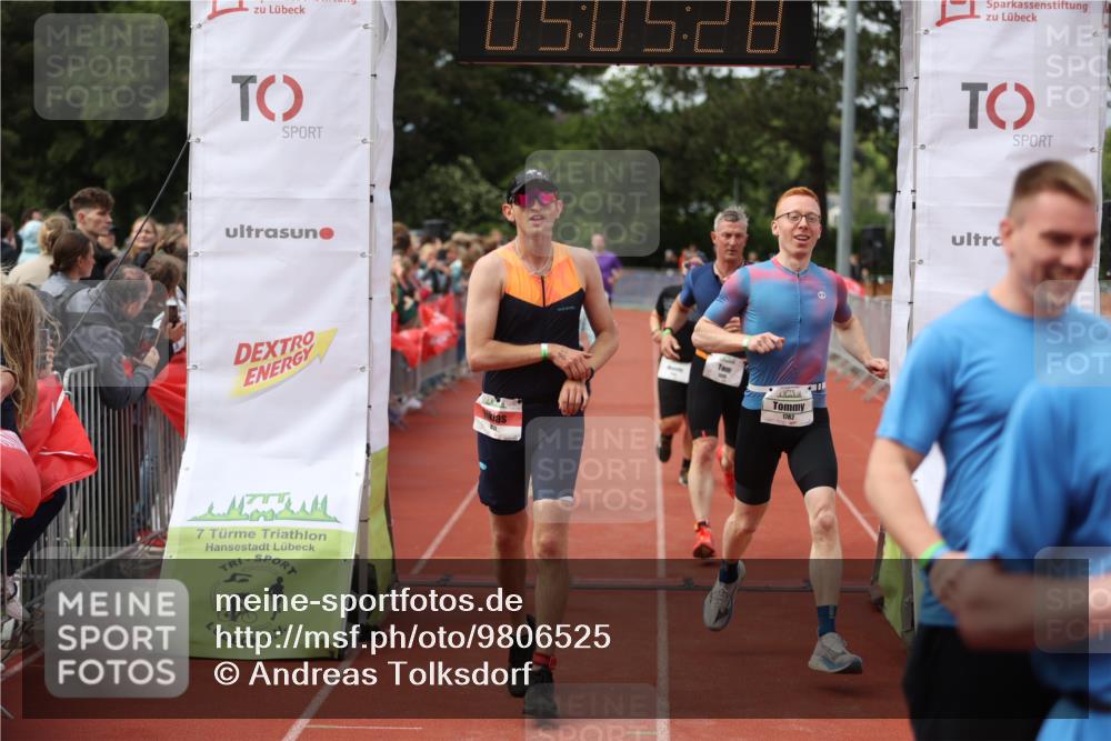14.06.2026 - 7 Türme Triathlon Andreas Tolksdorf http://msf.ph/oto/9806525 14.06.2026 16:05:26 Ziel 852, 934, 1334, 1335, 1362, 1395, 1686, 1782 meine-sportfotos.de