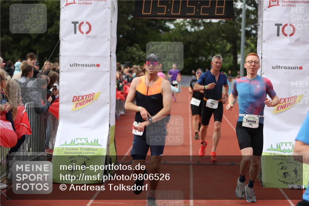14.06.2026 - 7 Türme Triathlon Andreas Tolksdorf http://msf.ph/oto/9806526 14.06.2026 16:05:27 Ziel 852, 934, 1334, 1335, 1362, 1395, 1686, 1782 meine-sportfotos.de