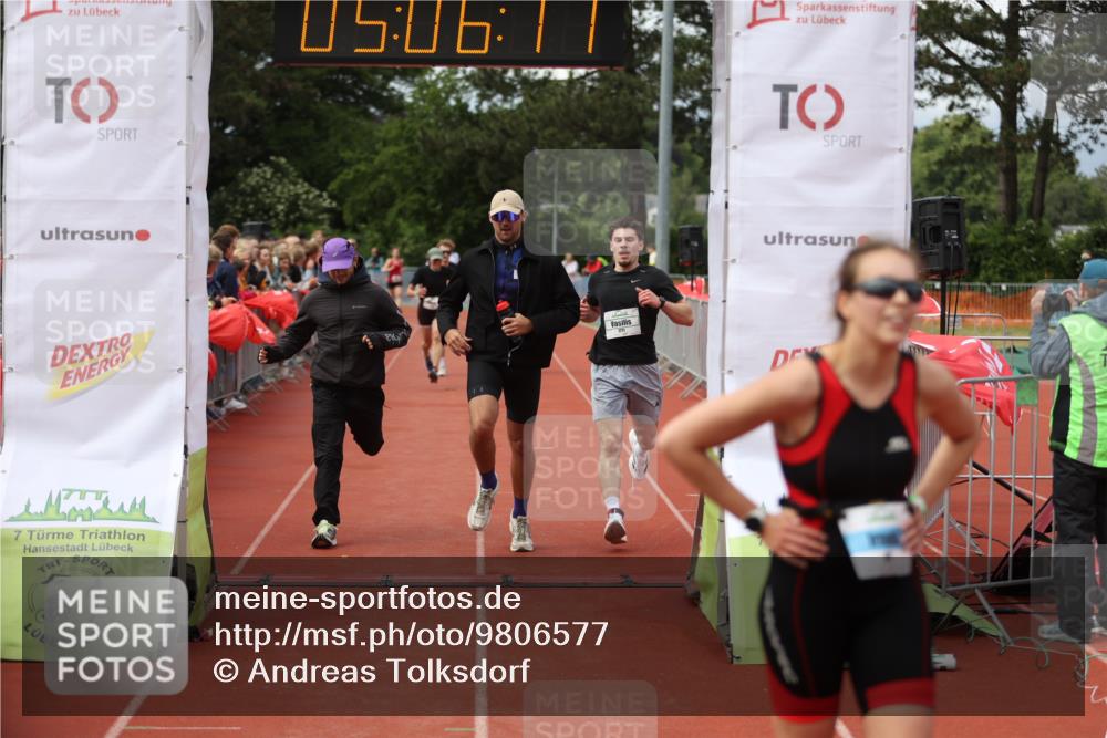 14.06.2026 - 7 Türme Triathlon Andreas Tolksdorf http://msf.ph/oto/9806577 14.06.2026 16:06:10 Ziel 1082, 1203, 1255, 1585, 1610, 1669, 1771 meine-sportfotos.de