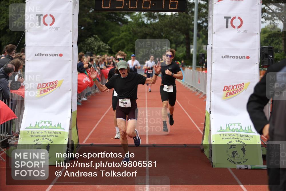 14.06.2026 - 7 Türme Triathlon Andreas Tolksdorf http://msf.ph/oto/9806581 14.06.2026 16:06:15 Ziel 1049, 1082, 1203, 1255, 1610, 1771 meine-sportfotos.de