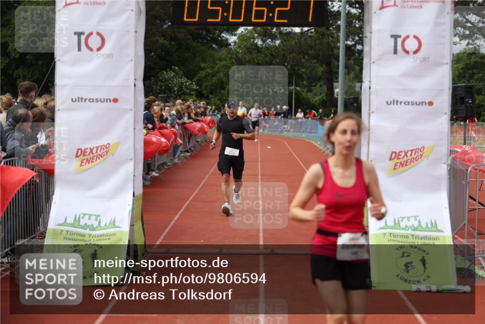 14.06.2026 - 7 Türme Triathlon Andreas Tolksdorf http://msf.ph/oto/9806594 14.06.2026 16:06:26 Ziel 773, 1049, 1050, 1649 meine-sportfotos.de