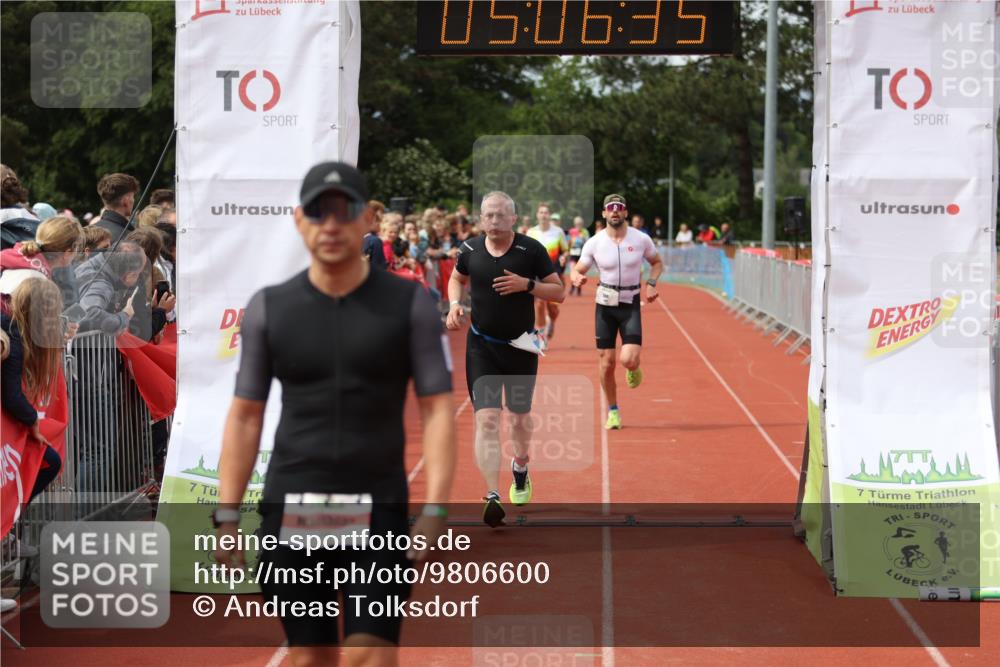 14.06.2026 - 7 Türme Triathlon Andreas Tolksdorf http://msf.ph/oto/9806600 14.06.2026 16:06:33 Ziel 736, 773, 1050, 1442, 1785 meine-sportfotos.de