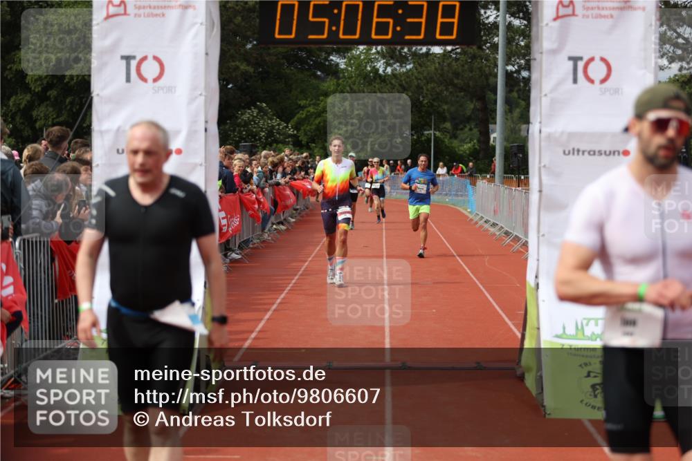 14.06.2026 - 7 Türme Triathlon Andreas Tolksdorf http://msf.ph/oto/9806607 14.06.2026 16:06:36 Ziel 736, 773, 1050, 1442, 1785 meine-sportfotos.de