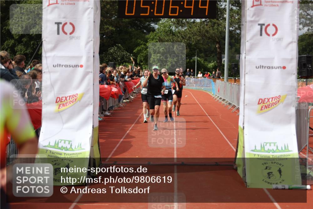 14.06.2026 - 7 Türme Triathlon Andreas Tolksdorf http://msf.ph/oto/9806619 14.06.2026 16:06:43 Ziel 736, 785, 1066, 1274, 1442, 1521, 1551, 1780, 1785 meine-sportfotos.de