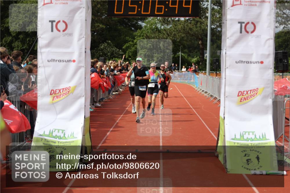 14.06.2026 - 7 Türme Triathlon Andreas Tolksdorf http://msf.ph/oto/9806620 14.06.2026 16:06:43 Ziel 736, 785, 1066, 1274, 1442, 1521, 1551, 1780, 1785 meine-sportfotos.de