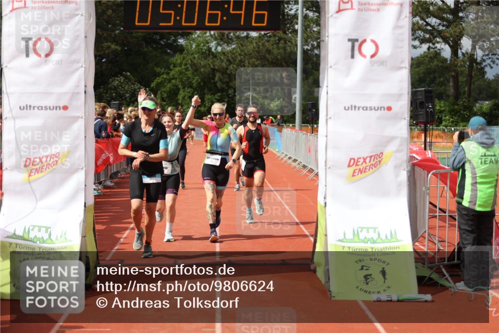 14.06.2026 - 7 Türme Triathlon Andreas Tolksdorf http://msf.ph/oto/9806624 14.06.2026 16:06:45 Ziel 736, 785, 1066, 1274, 1521, 1551, 1780, 1785 meine-sportfotos.de