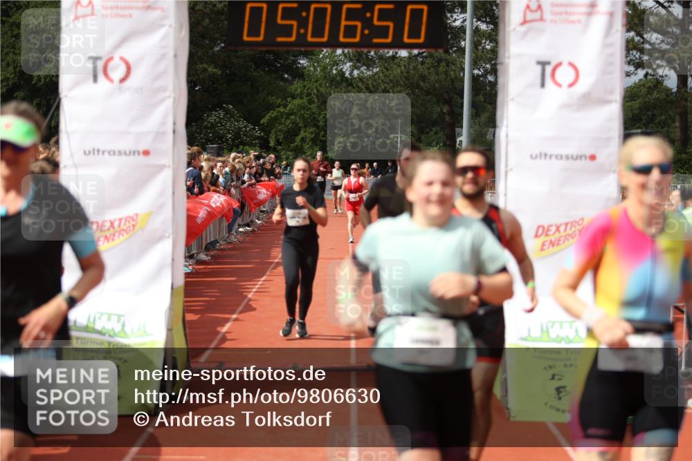 14.06.2026 - 7 Türme Triathlon Andreas Tolksdorf http://msf.ph/oto/9806630 14.06.2026 16:06:48 Ziel 736, 785, 1066, 1274, 1521, 1551, 1727, 1780 meine-sportfotos.de