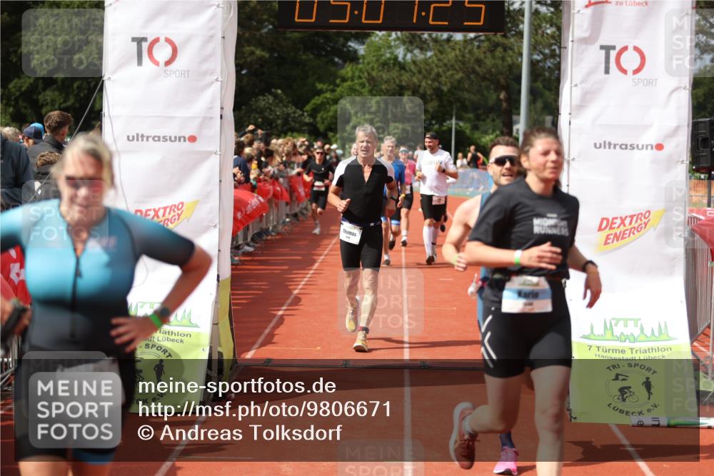 14.06.2026 - 7 Türme Triathlon Andreas Tolksdorf http://msf.ph/oto/9806671 14.06.2026 16:07:24 Ziel 771, 815, 885, 1044, 1213, 1300, 1414, 1547, 1600, 1624, 1755 meine-sportfotos.de
