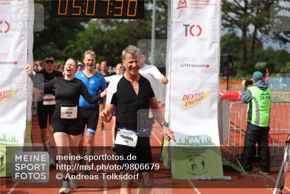 14.06.2026 - 7 Türme Triathlon Andreas Tolksdorf http://msf.ph/oto/9806679 14.06.2026 16:07:28 Ziel 771, 815, 885, 1044, 1300, 1414, 1444, 1547, 1600, 1624, 1798 meine-sportfotos.de