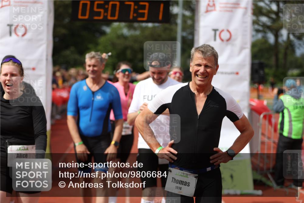 14.06.2026 - 7 Türme Triathlon Andreas Tolksdorf http://msf.ph/oto/9806684 14.06.2026 16:07:30 Ziel 771, 815, 885, 1044, 1265, 1300, 1414, 1444, 1547, 1600, 1624, 1798 meine-sportfotos.de