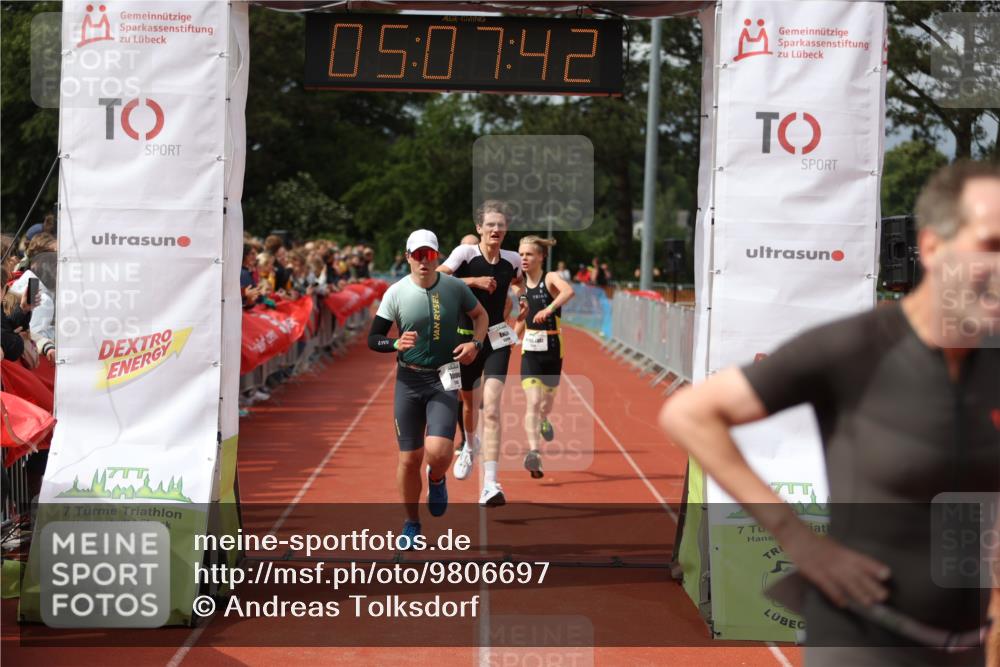 14.06.2026 - 7 Türme Triathlon Andreas Tolksdorf http://msf.ph/oto/9806697 14.06.2026 16:07:41 Ziel 1245, 1265, 1298, 1309, 1314, 1398, 1444, 1798 meine-sportfotos.de