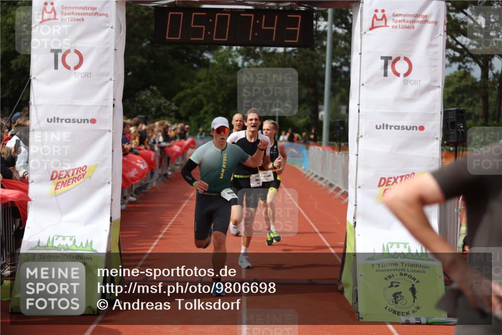 14.06.2026 - 7 Türme Triathlon Andreas Tolksdorf http://msf.ph/oto/9806698 14.06.2026 16:07:41 Ziel 1245, 1265, 1298, 1309, 1314, 1398, 1444, 1798 meine-sportfotos.de