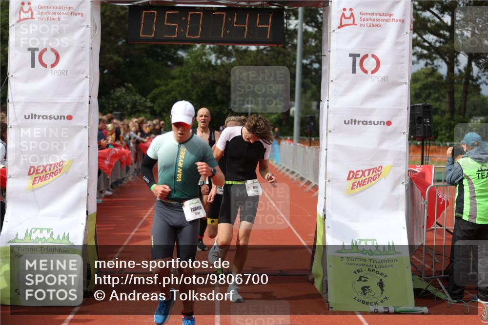 14.06.2026 - 7 Türme Triathlon Andreas Tolksdorf http://msf.ph/oto/9806700 14.06.2026 16:07:42 Ziel 1245, 1265, 1298, 1309, 1314, 1398, 1444, 1798 meine-sportfotos.de