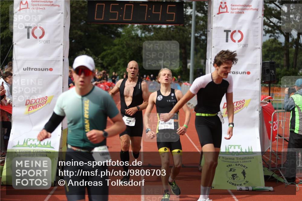 14.06.2026 - 7 Türme Triathlon Andreas Tolksdorf http://msf.ph/oto/9806703 14.06.2026 16:07:43 Ziel 1245, 1265, 1298, 1309, 1314, 1398, 1798 meine-sportfotos.de